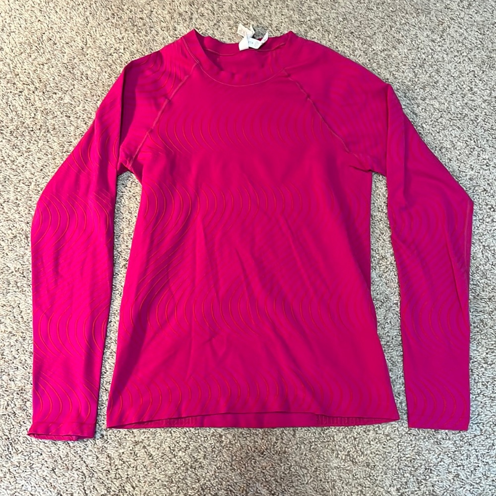 Women’s Athleta shirt